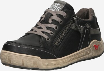 Sneaker bassa di MUSTANG in nero: frontale