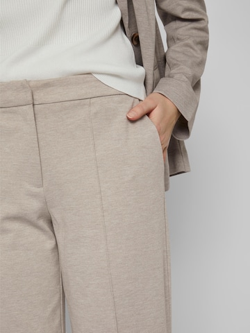 VILA Loose fit Trousers with creases 'Amiri' in Beige