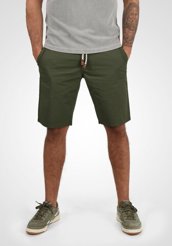 BLEND Regular Chino Pants 'Ragna' in Green: front