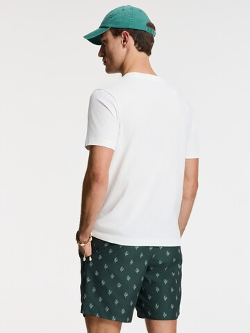 Tricou 'Liam' de la Shiwi pe alb
