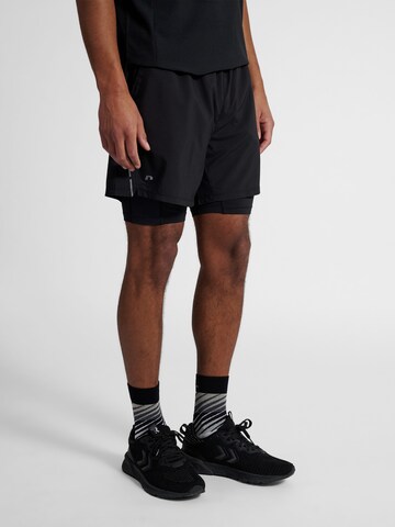 Regular Pantalon de sport Newline en noir : devant