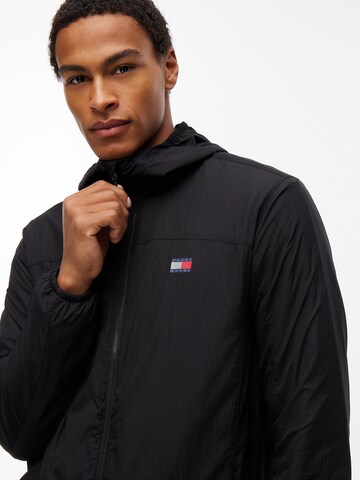 Tommy Jeans Prehodna jakna 'Chicago' | črna barva