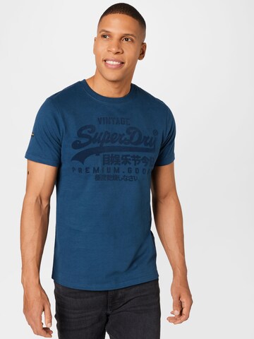 Effilé T-Shirt Superdry en bleu : devant