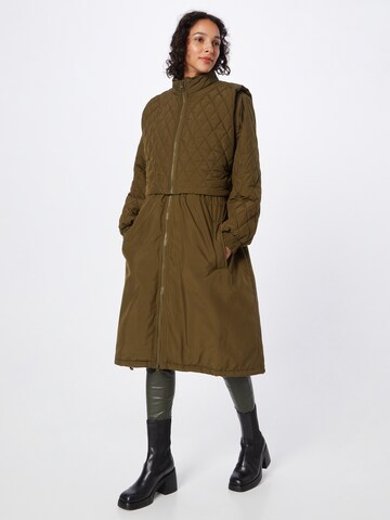 Manteau mi-saison 'Sienna' co'couture en vert