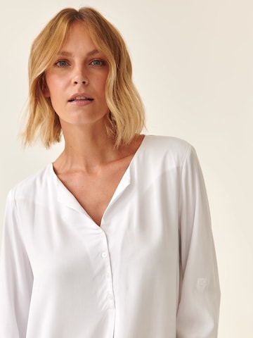 Camicia da donna 'Isola' di TATUUM in bianco