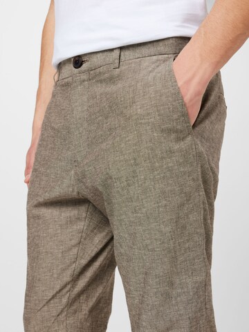 Regular Pantalon chino 'Liam' Matinique en vert