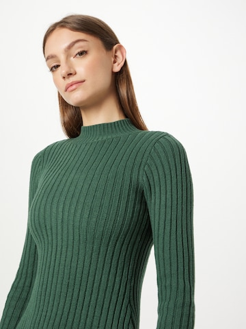 HOLLISTER Úpletové šaty – zelená