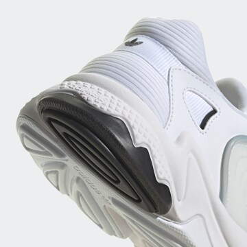ADIDAS ORIGINALS Sneaker 'Oztral' in Weiß