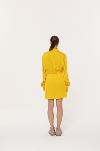 Coupe regular Chemise ET Nos en jaune