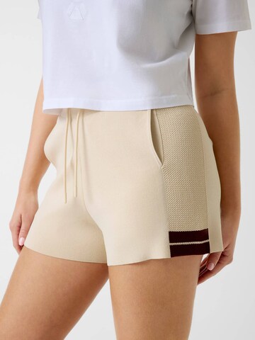 GUESS Loosefit Shorts in Beige