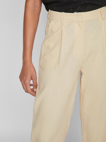 Loosefit Pantaloni con pieghe 'PRINA' di VILA in beige