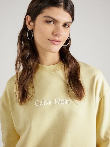 Calvin Klein Sweatshirt 'Hero' in Gelb