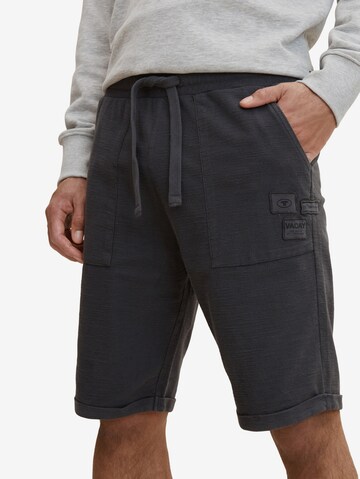 TOM TAILOR Regular Shorts in Grau: predná strana