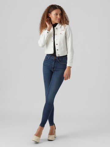 VERO MODA Between-Season Jacket 'Luna' in White