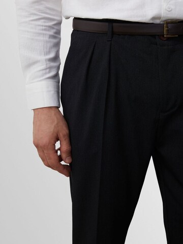 Antioch Tapered Pleat-front trousers in Grey