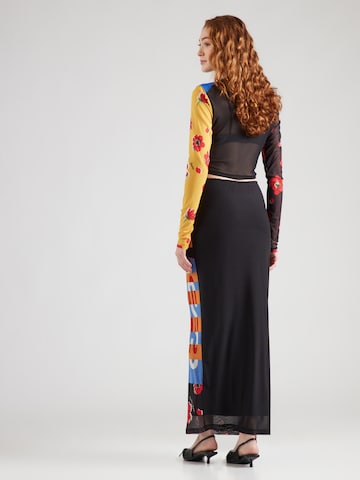 Fustă de la Moschino Jeans pe mai multe culori