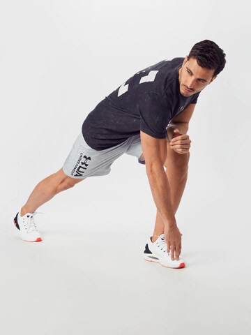 UNDER ARMOUR Regular Sportbroek in Grijs