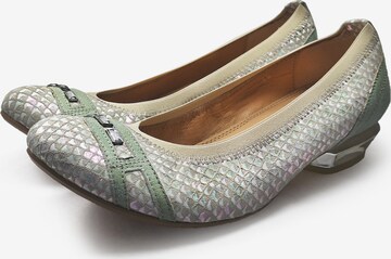 TIGGERS Ballet Flats in Silver