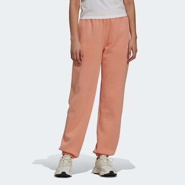 ADIDAS ORIGINALS Tapered Broek in Roze: voorkant