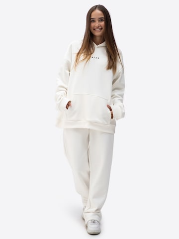 TATES Wide Leg Sporthose in Weiß