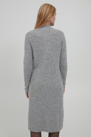 b.young Strickkleid in Grau