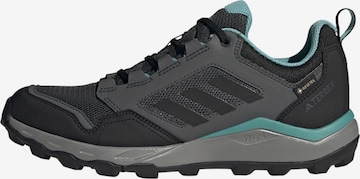 ADIDAS TERREX - Zapatos bajos 'Tracerocker 2.0' en gris: frente