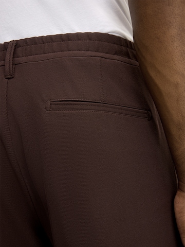 STRELLSON Regular Trousers in Brown