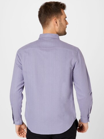 Club Monaco - Ajuste regular Camisa en lila