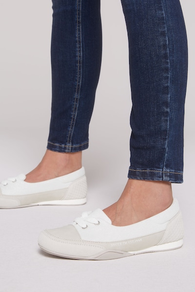 Soccx Ballet Flats in White, Item view