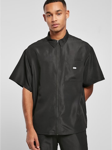 Urban Classics Comfort fit Button Up Shirt in Black: front