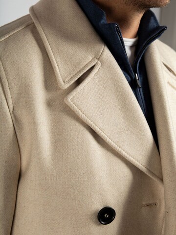 Manteau d’hiver Suitable en blanc