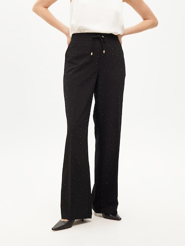 Lola Casademunt Flared Broek in Zwart: voorkant