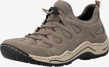 Baskets basses Rieker en beige : devant
