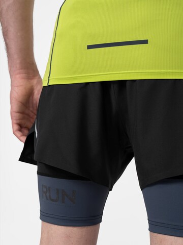 Skinny Pantaloni sportivi di 4F in nero