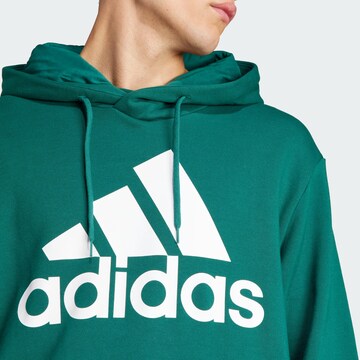 ADIDAS SPORTSWEAR - Sweatshirt de desporto 'Essentials' em verde