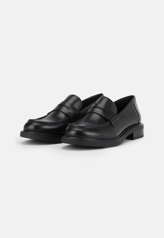 VAGABOND SHOEMAKERS Classic Flats 'FREYA' in Black