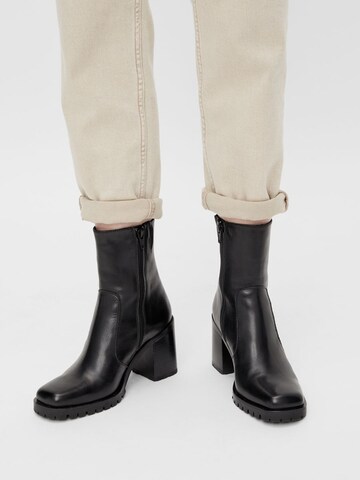 Bianco Chelsea Boots 'PORTO' i sort: forside