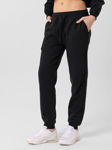 Jacey Quinn Tapered Παντελόνι 'CHARLOTTE' σε μαύρο