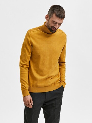 Coupe regular Pull-over 'Berg' SELECTED HOMME en jaune : devant