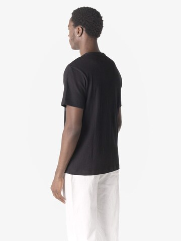 KOROSHI - Camiseta en negro