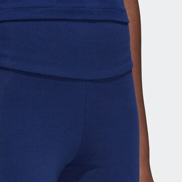 ADIDAS ORIGINALS Skinny Shorts 'Bike' in Blau