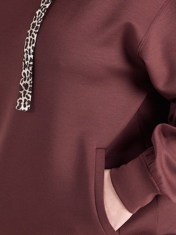 ONLY Carmakoma Свитшот 'CARALINA' в Коричневый