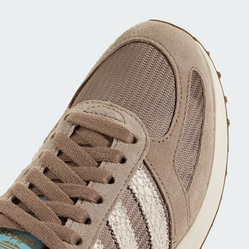 ADIDAS ORIGINALS - Sapatilhas baixas 'La Trainer Og' em castanho