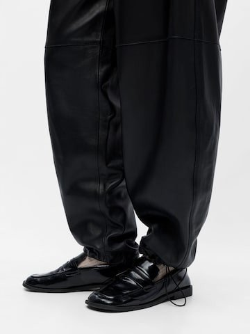 Wide Leg Pantalon 'OBJPELIN' OBJECT en noir