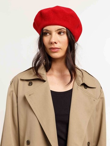 LOEVENICH Beanie in Red: front