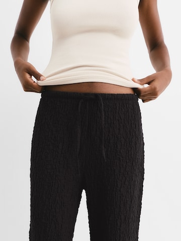 Pull&Bear Zvonové kalhoty Kalhoty – černá