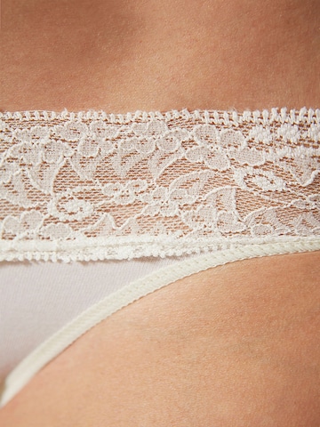 zd ZERO DEFECTS Broekje 'Venus lace low waist Soy fiber' in Wit
