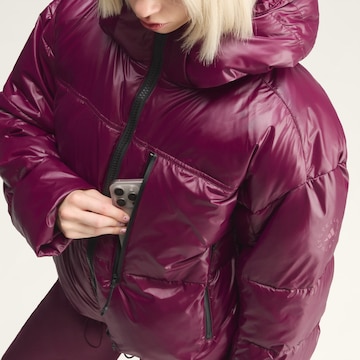 ADIDAS BY STELLA MCCARTNEY Outdoorjas 'TrueNature' in Rood