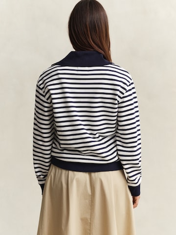 Bluză de molton de la GANT pe albastru