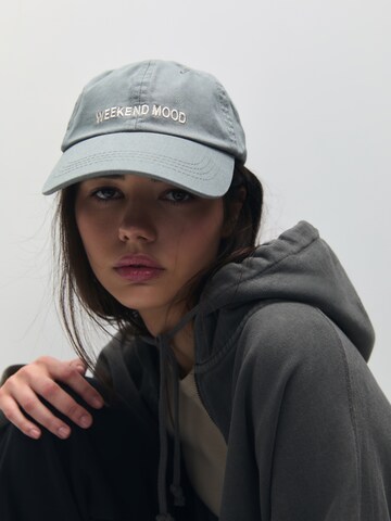 Pull&Bear Cap in Grau